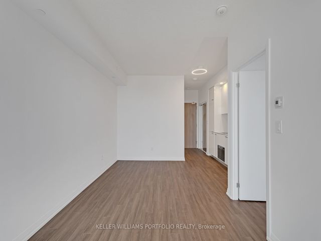 2708 - 75 Canterbury Pl