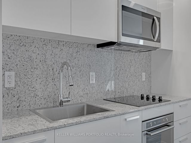 2708 - 75 Canterbury Pl