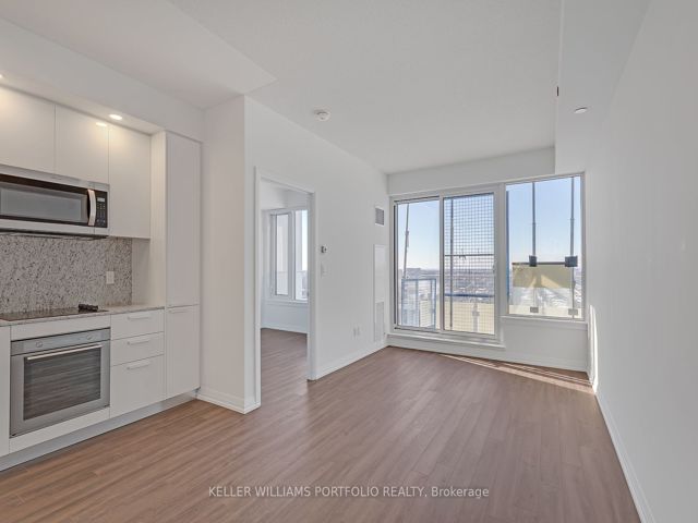 2708 - 75 Canterbury Pl