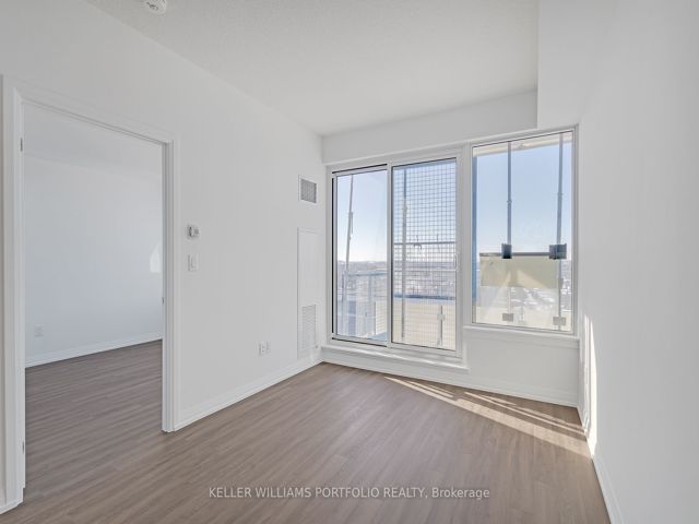 2708 - 75 Canterbury Pl
