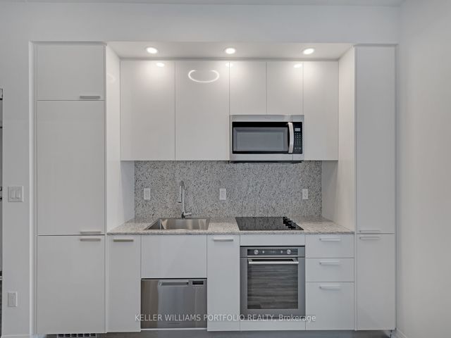 2708 - 75 Canterbury Pl
