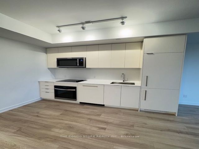 619 - 181 Sheppard Ave E