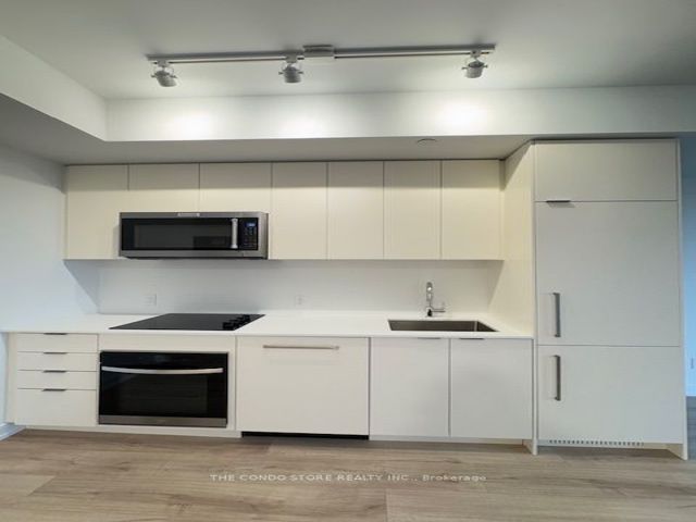 619 - 181 Sheppard Ave E