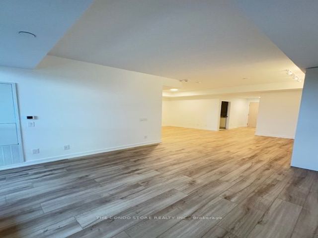 619 - 181 Sheppard Ave E