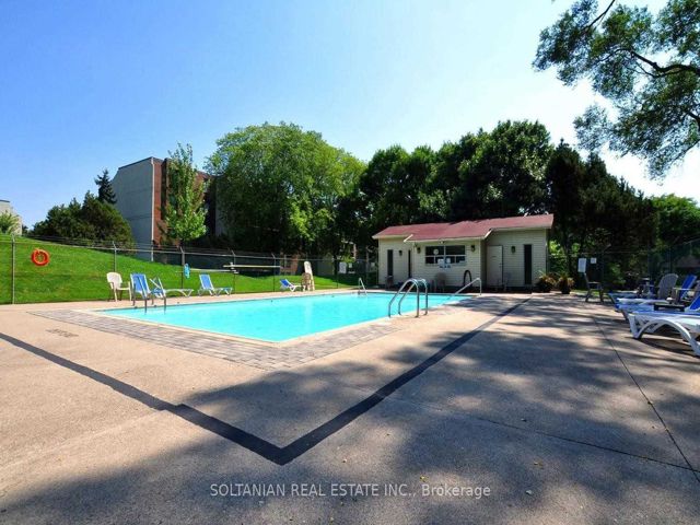 506 - 20 Fashion Rose Way