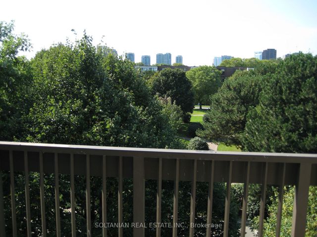 506 - 20 Fashion Rose Way