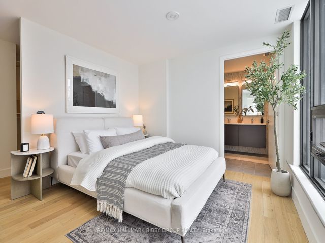 PH701 - 1414 Bayview Ave