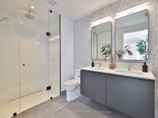 PH701 - 1414 Bayview Ave