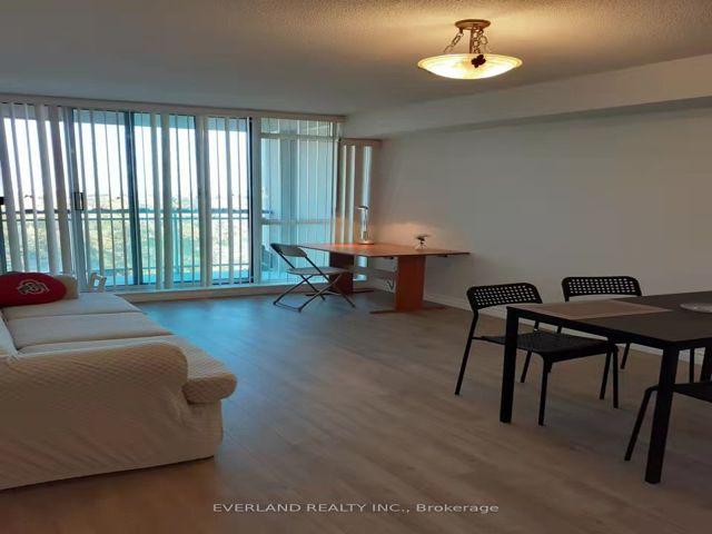 1006 - 28 Pemberton Ave