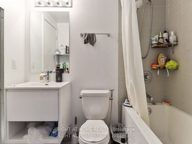 406 - 159 Wellesley St E
