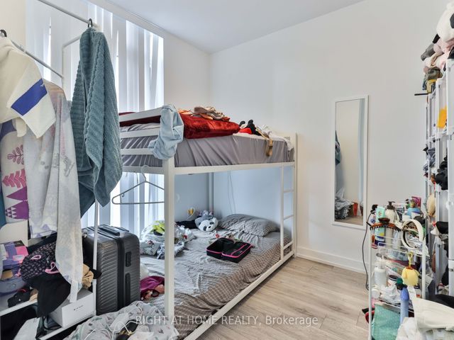 406 - 159 Wellesley St E