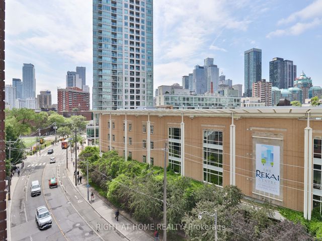406 - 159 Wellesley St E