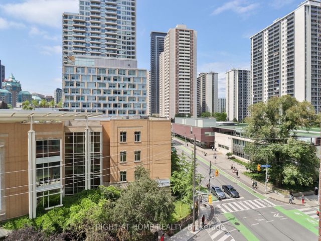 406 - 159 Wellesley St E