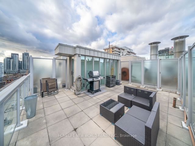 PH03 - 38 Niagara St