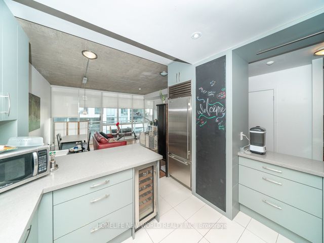 PH03 - 38 Niagara St