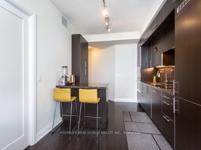4323 - 5 Sheppard Ave E