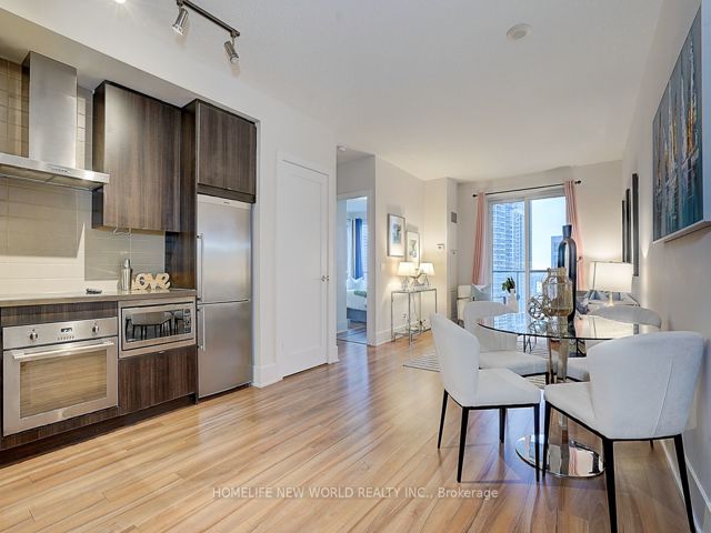 1312A - 300 Front St W