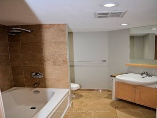 1109 - 208 Queens Quay W