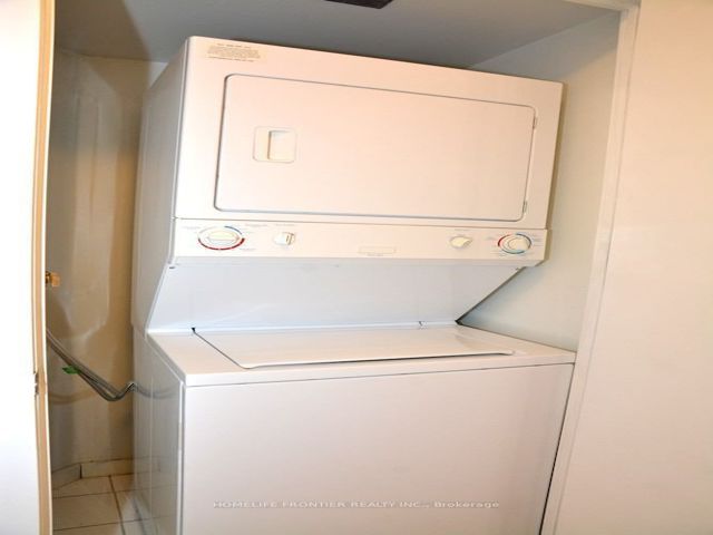 1109 - 208 Queens Quay W