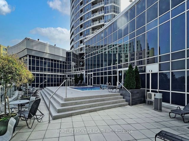 1109 - 208 Queens Quay W