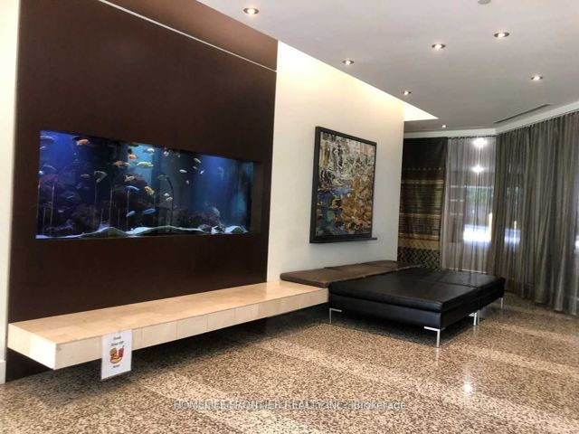 1109 - 208 Queens Quay W