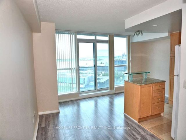 1109 - 208 Queens Quay W