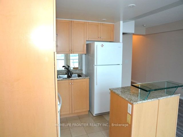 1109 - 208 Queens Quay W
