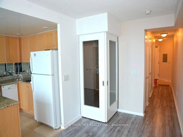 1109 - 208 Queens Quay W