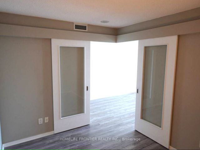 1109 - 208 Queens Quay W