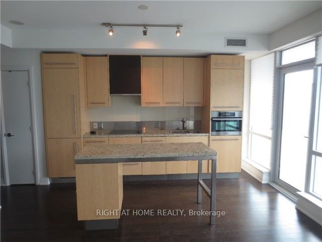 1710 - 80 John St