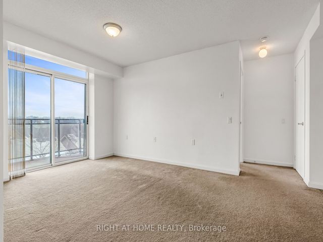 522 - 650 Lawrence Ave W