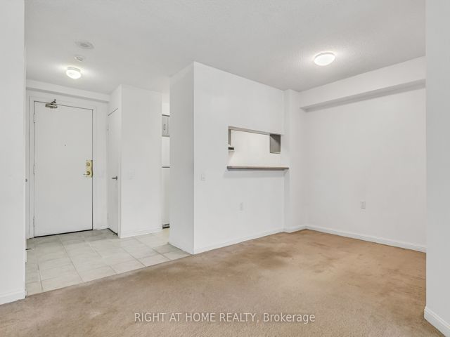 522 - 650 Lawrence Ave W