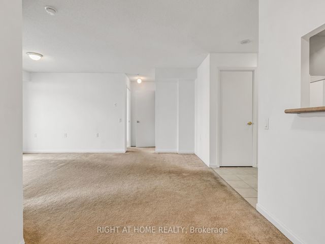 522 - 650 Lawrence Ave W