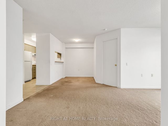 522 - 650 Lawrence Ave W