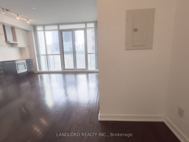 2007 - 770 Bay St