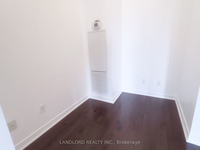 2007 - 770 Bay St