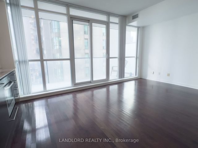 2007 - 770 Bay St