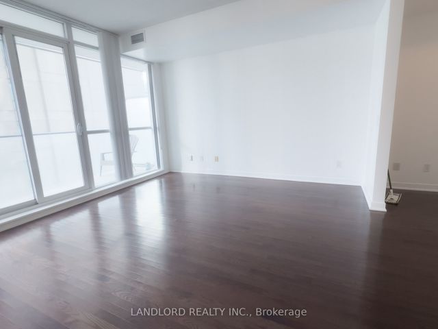 2007 - 770 Bay St
