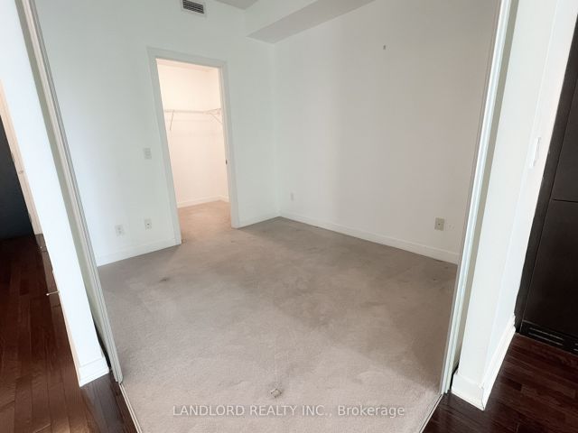 2007 - 770 Bay St