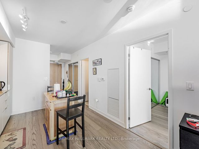 3909 - 11 Wellesley St W