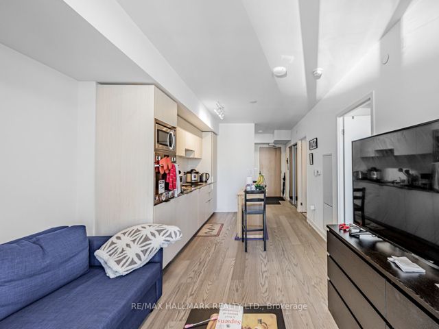 3909 - 11 Wellesley St W