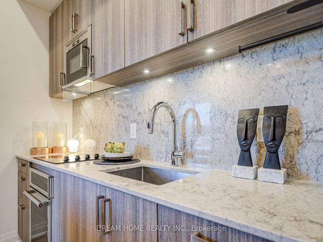 PH29 - 280 Howland Ave