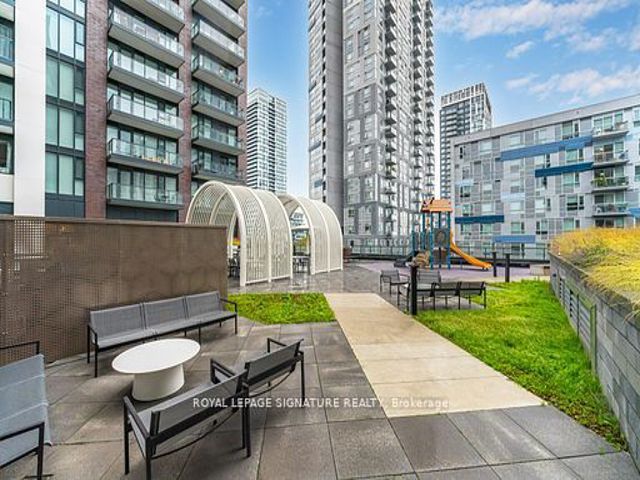 E-2802 - 130 River St