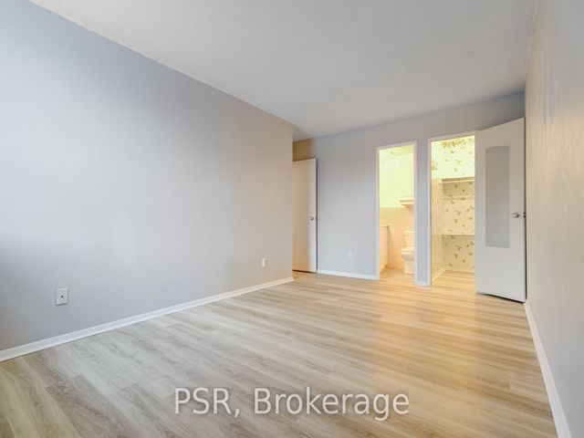 206E - 30 Fashion Roseway