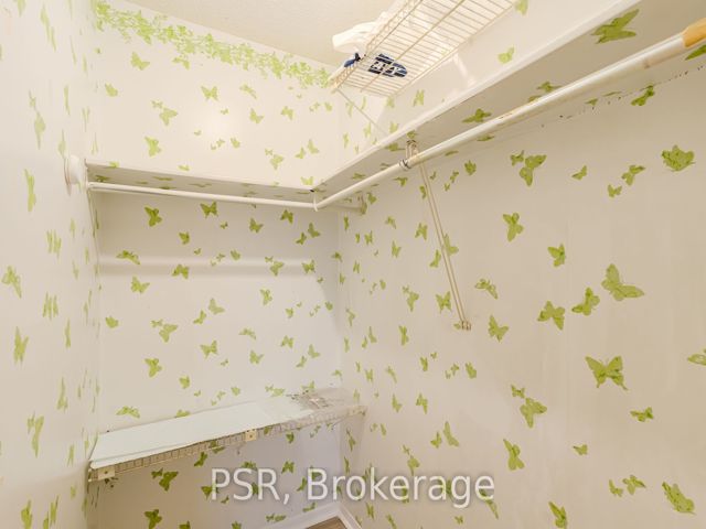 206E - 30 Fashion Roseway