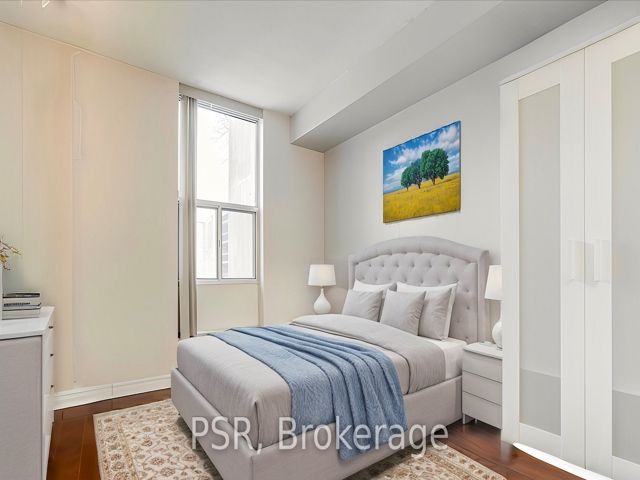 206E - 30 Fashion Roseway
