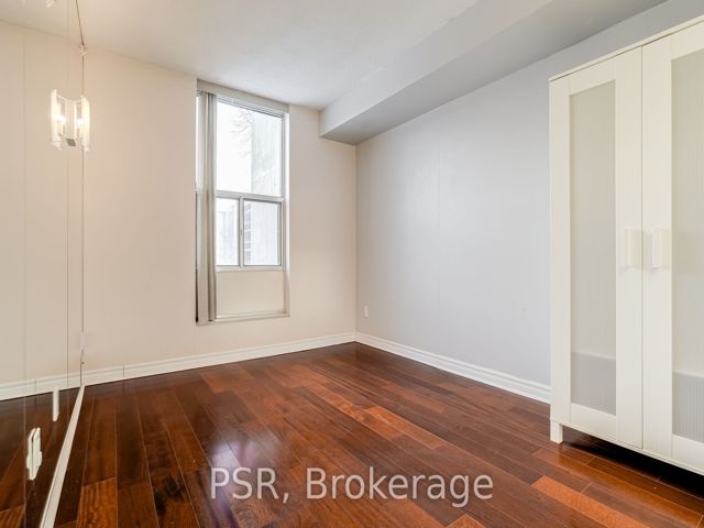 206E - 30 Fashion Roseway