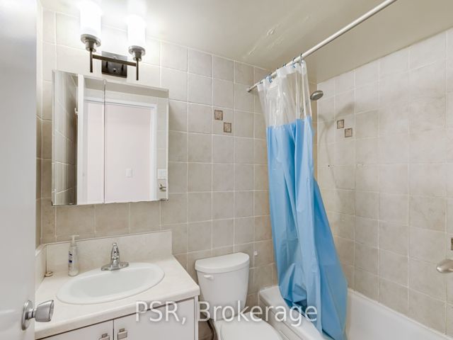 206E - 30 Fashion Roseway