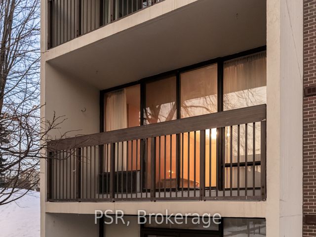 206E - 30 Fashion Roseway