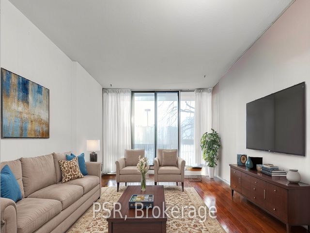 206E - 30 Fashion Roseway